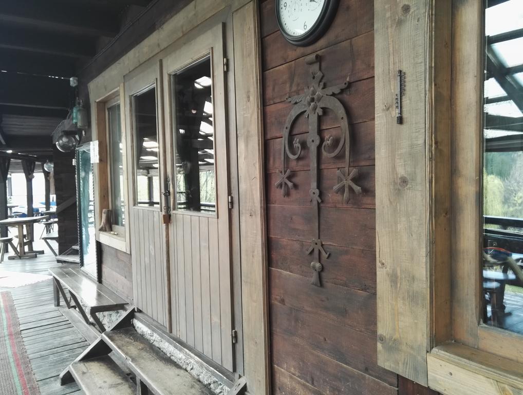 Hotel Cabana La noi Rîşnov Exterior foto